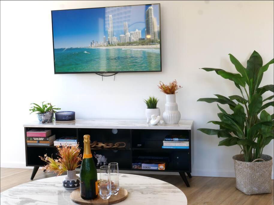 Modern 1 Brm Apartment With Pool Close To Beach Gold Coast Exterior foto