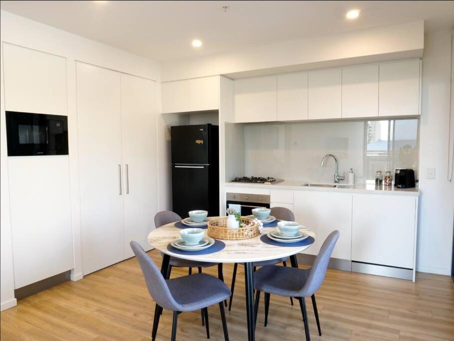 Modern 1 Brm Apartment With Pool Close To Beach Gold Coast Exterior foto