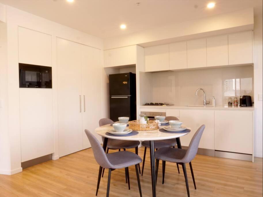 Modern 1 Brm Apartment With Pool Close To Beach Gold Coast Exterior foto